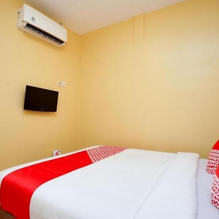 Oyo 2656 Az Zahra Residence Syariah Surabaya Luaran gambar