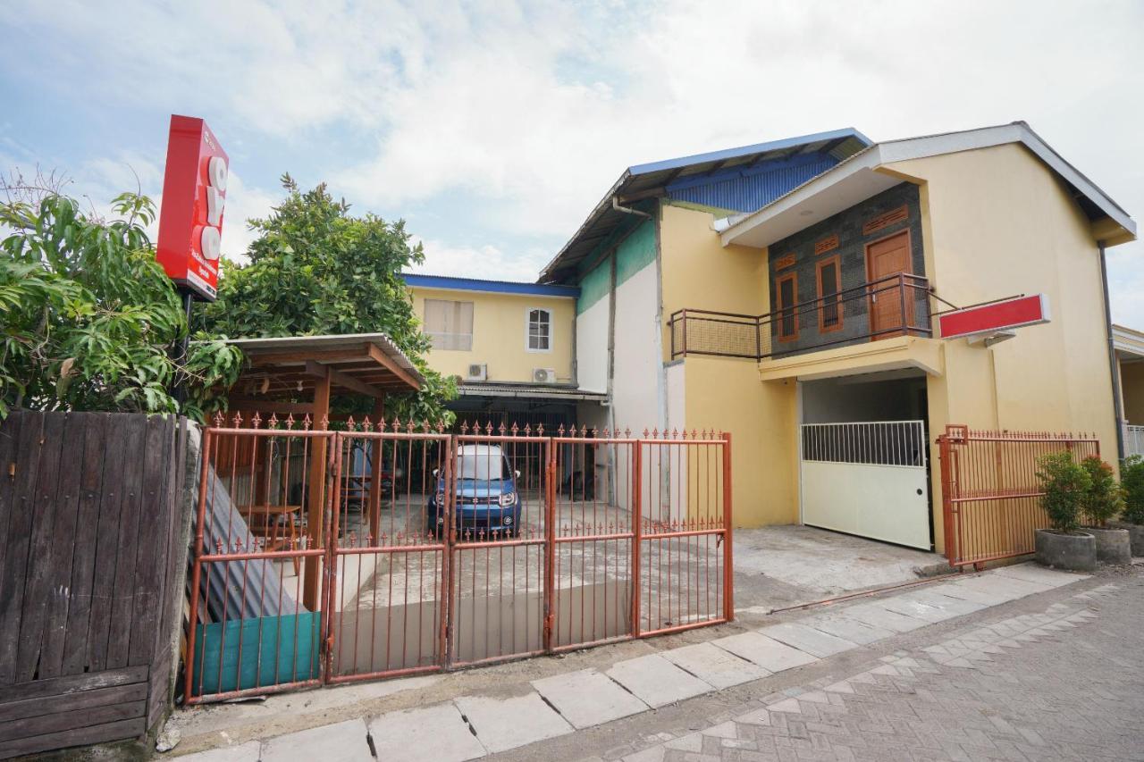 Oyo 2656 Az Zahra Residence Syariah Surabaya Luaran gambar