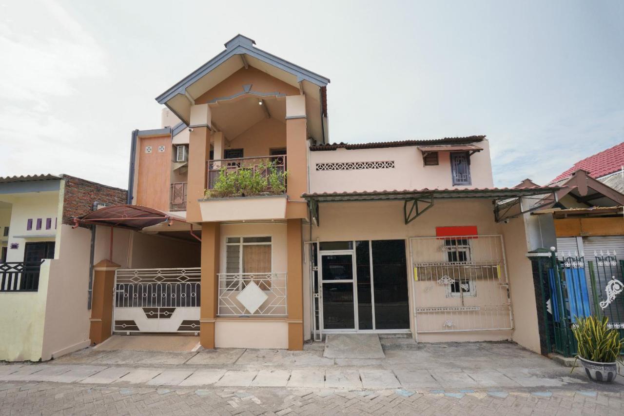 Oyo 2656 Az Zahra Residence Syariah Surabaya Luaran gambar