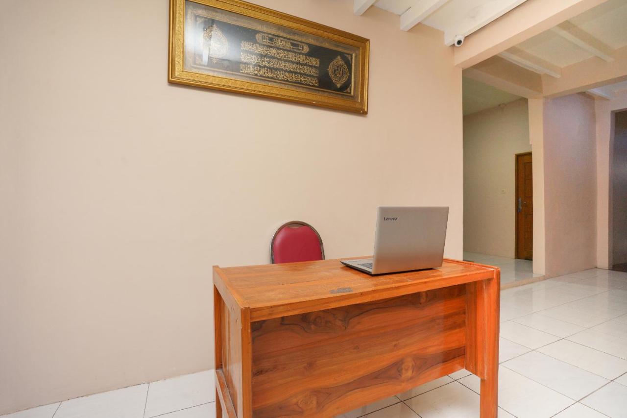 Oyo 2656 Az Zahra Residence Syariah Surabaya Luaran gambar